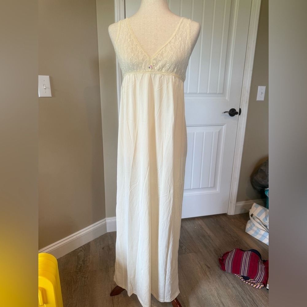 Vintage JCPenney Lace Empire Waist Nightgown Butter Yellow Maxi Chemise Large